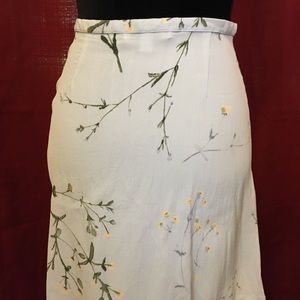 Vintage 90’s/Y2K Light Blue and Floral Print Women’s Skirt size 8